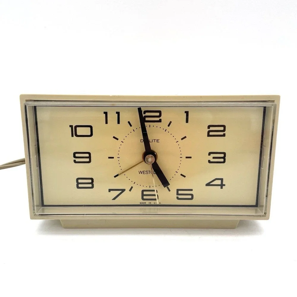 Vintage Westclox Aspen Delite Electric Alarm Clock Model 22166 Cream‎ Beige